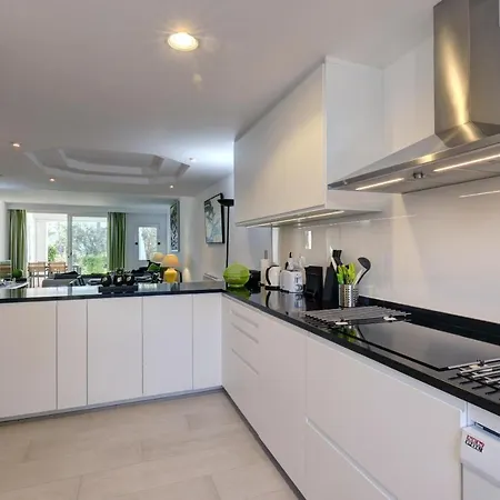Frontline Paradise Townhouse * Estepona