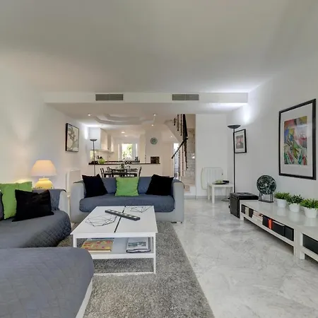 Semesterbostad Frontline Paradise Townhouse Estepona