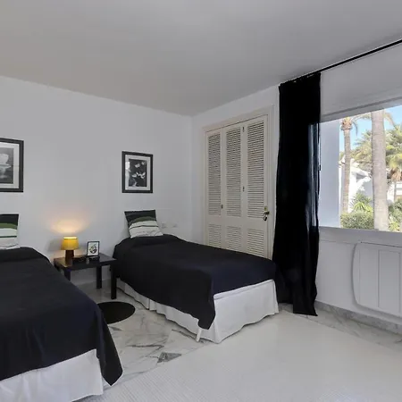 Frontline Paradise Townhouse Semesterbostad *