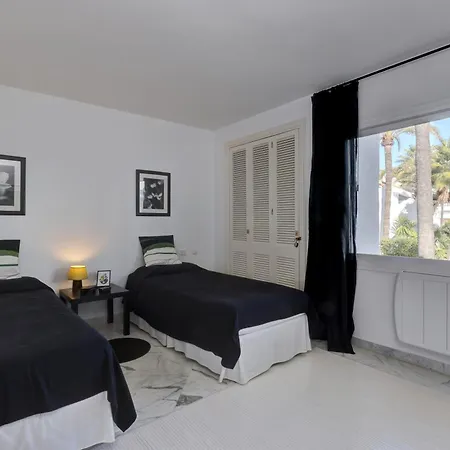 Frontline Paradise Townhouse Dom wakacyjny