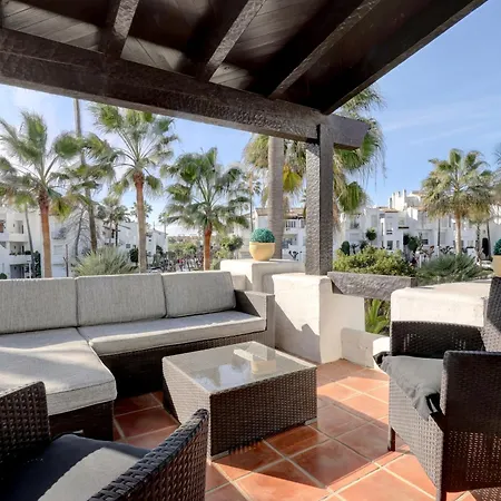 Frontline Paradise Townhouse Dom wakacyjny Estepona