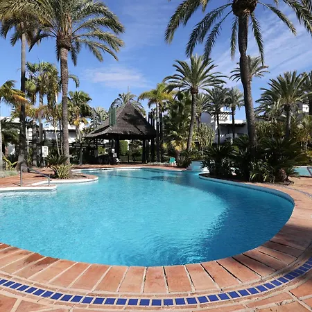 Frontline Paradise Townhouse Dom wakacyjny *